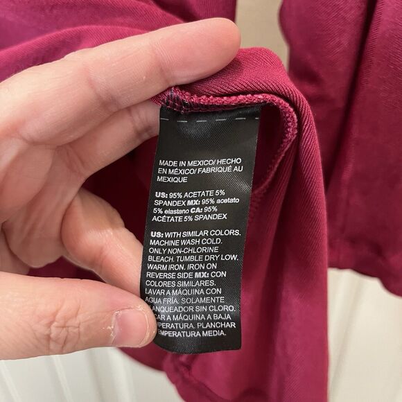 Chicos Size 2 Travelers Pink Wine Asymmetrical V Neckline 3/4 Sleeves Top 12/14 - Picture 5 of 9